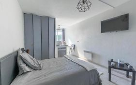 Grand appartement doté d'une terasse avec magnifique vue